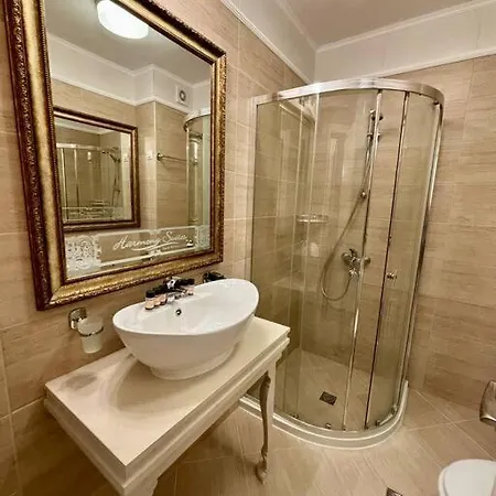 Apartment + Bedroom Harmoni *